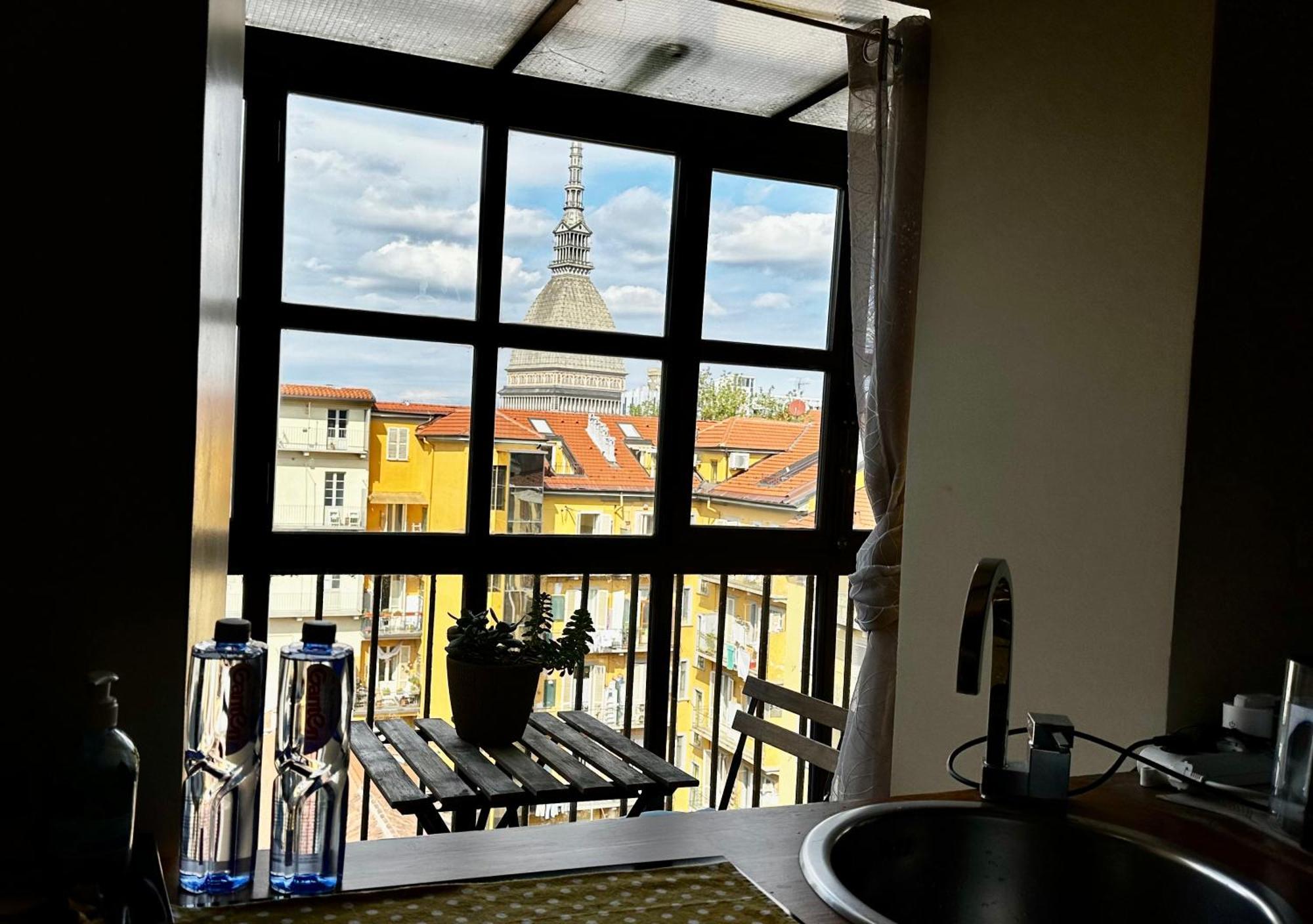 Le Finestre Sulla Mole Apartment Turin Exterior photo